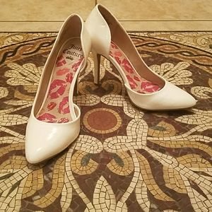 Juicy Couture White High Heels size 7 1/2 Med